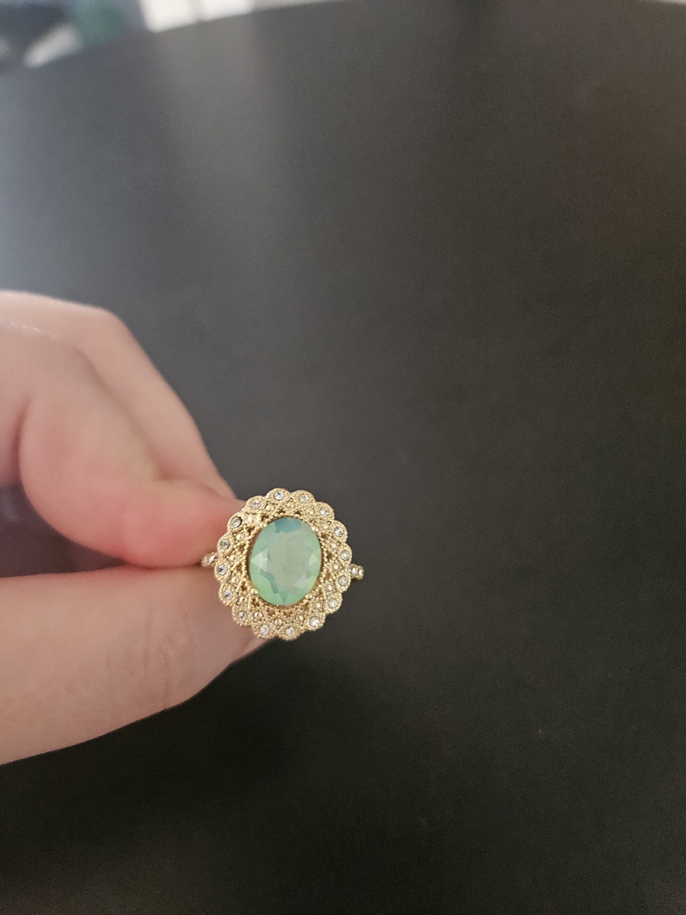 Source Unknown Gold-Tone Ring with Green Ova Faux Stone Size 8 - Picture 6 of 9